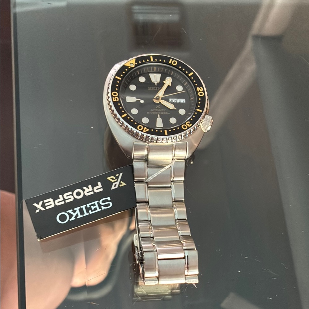 Seiko Silver and Black Dive Watch with Luminous Markers